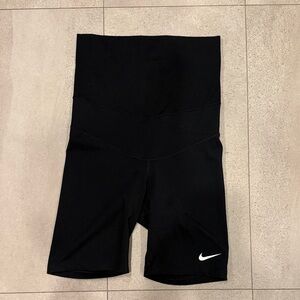 Nike Maternity Women's Black Bike Shorts - small